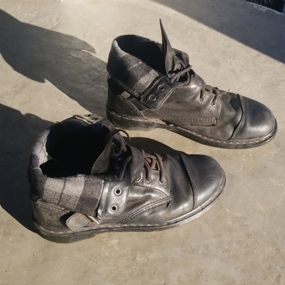 Dr. Martin's - Picture 2 of 4